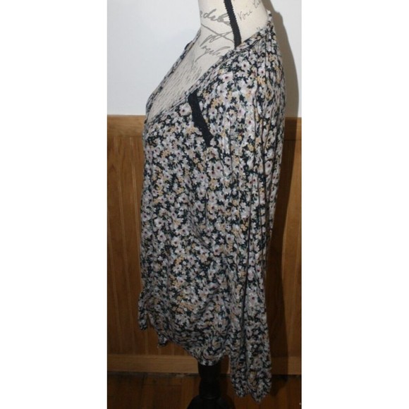 Maurices Top Women’s Large 0X Floral Long Sleeve V Neck Button Up Stretch Blouse - Picture 4 of 9